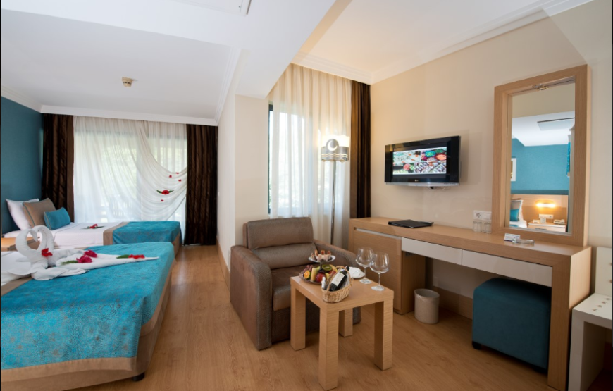 Limak Lara De Luxe Hotel & Resort