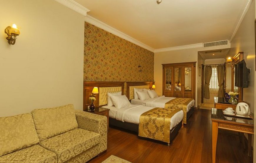 Acra Hotel