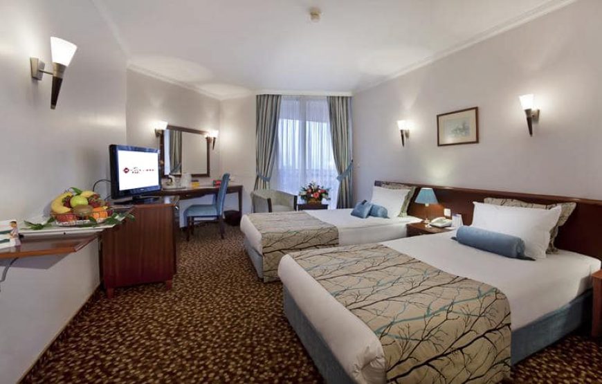 Best Western Plus Khan Hotel